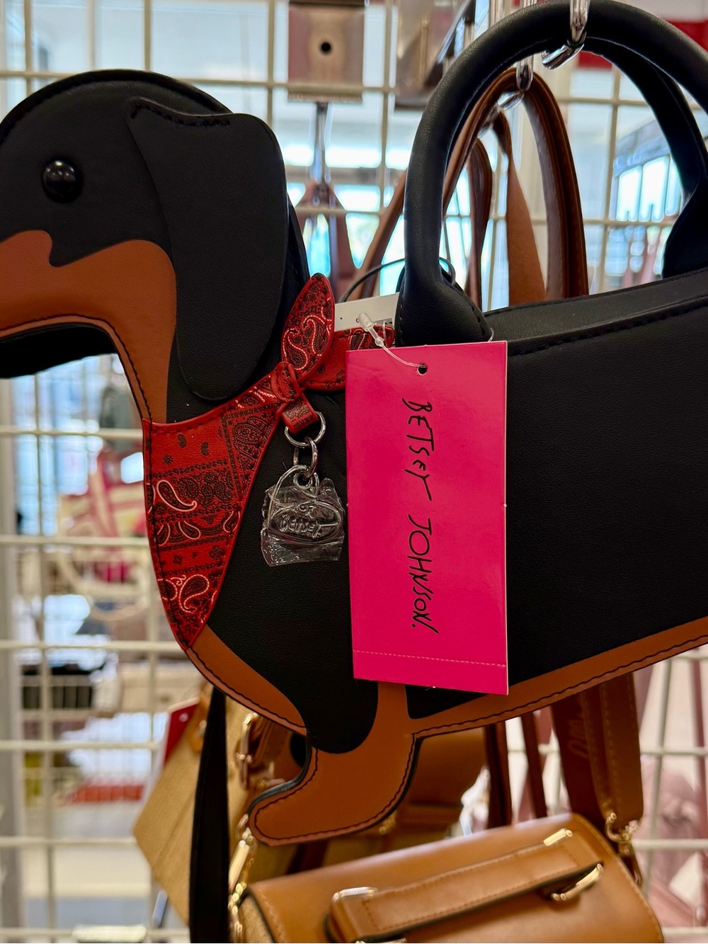 NEW VIRAL Betsey Johnson B&T Dachshund Crossbody purse w/ Red Bandanna $125 FIRM - Picture 4 of 13
